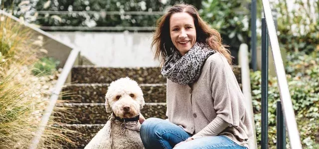 Wenn der Hund die Wahrheit sagt: Wie tiergestützte Begleitung Jugendliche, Eltern & Ausbildende verbindet